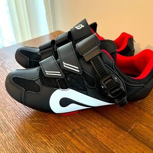 Peloton cycling shoes, women’s size 38 (7)
